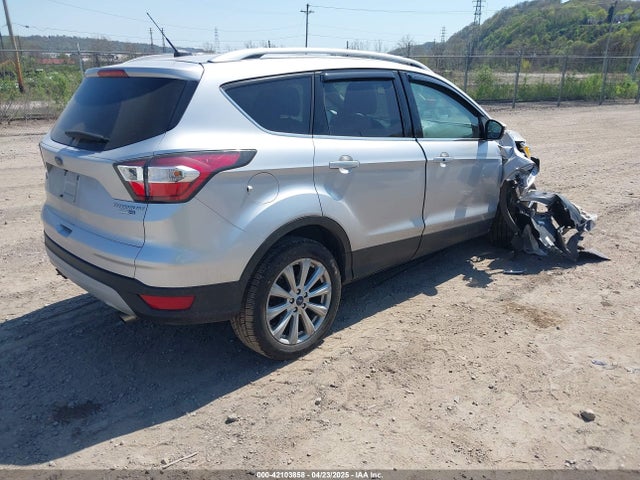 1FMCU9J93HUB06655 Ford Escape Titanium