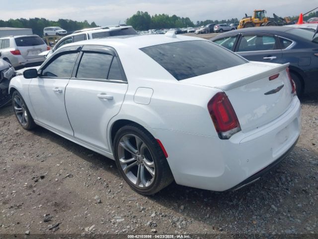 2022 CHRYSLER 300 2C3CCABT9NH193709 Photo 2