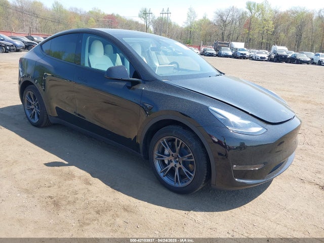 2025 TESLA MODEL Y 7SAYGAEE5SF249006 Photo 0