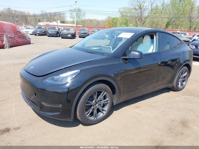 2025 TESLA MODEL Y 7SAYGAEE5SF249006 Photo 1