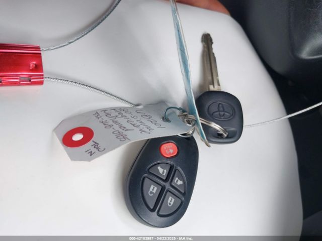 5TDKZ3DC3LS043379 Toyota SIENNA LE