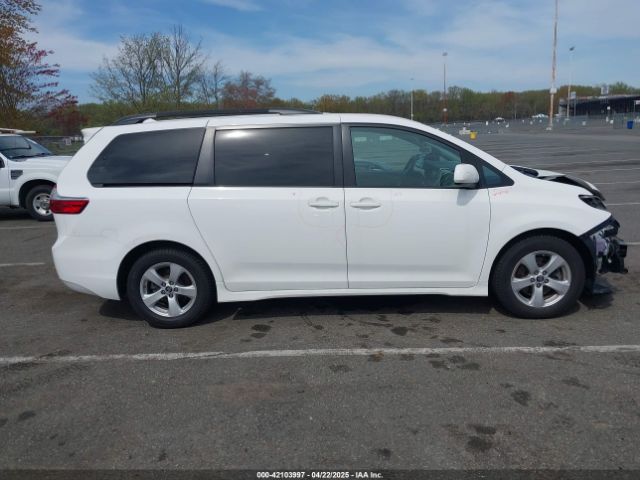 5TDKZ3DC3LS043379 Toyota SIENNA LE