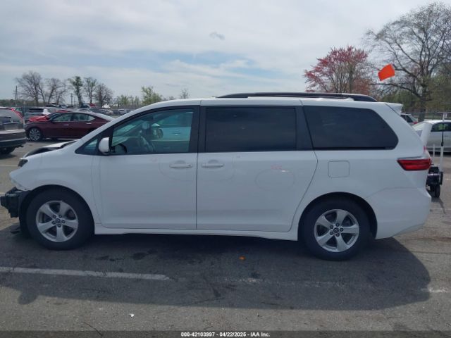 5TDKZ3DC3LS043379 Toyota SIENNA LE