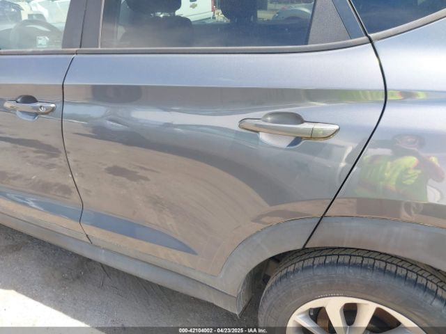 KM8J23A44GU119203 Hyundai TUCSON SE
