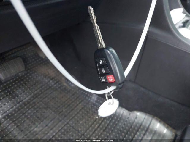 5YFBURHE8GP502661 Toyota COROLLA LE