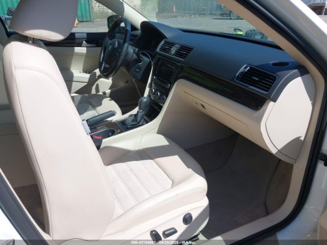 1VWCT7A31FC072643 Volkswagen Passat 1.8t Sel Premium