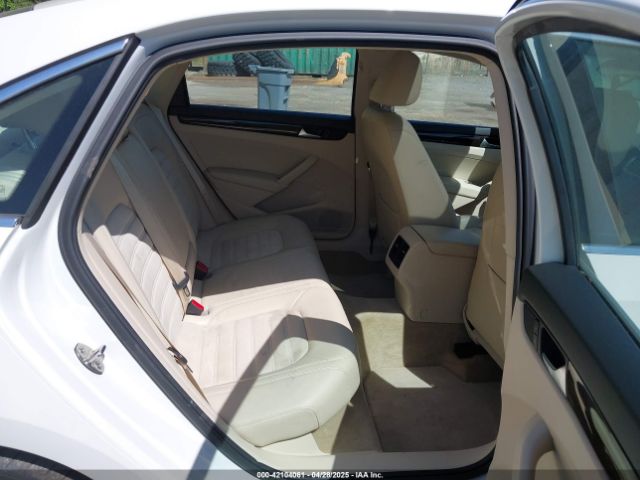 1VWCT7A31FC072643 Volkswagen Passat 1.8t Sel Premium