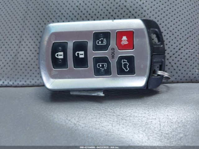 5TDYK3DC4FS590924 Toyota Sienna Limited Premium 7 Passenger