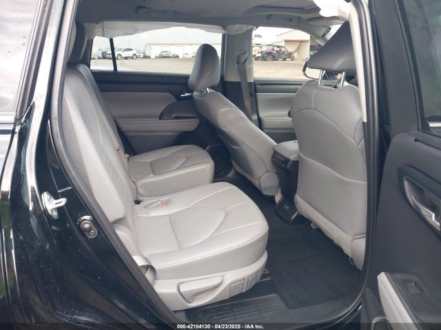 5TDGZRBH1NS164292 Toyota Highlander Xle