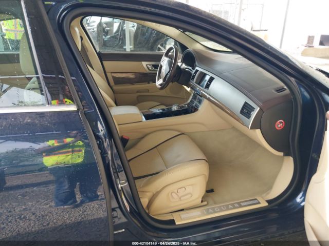 2013 JAGUAR XF SAJWA0HE5DMS64905 Photo 4