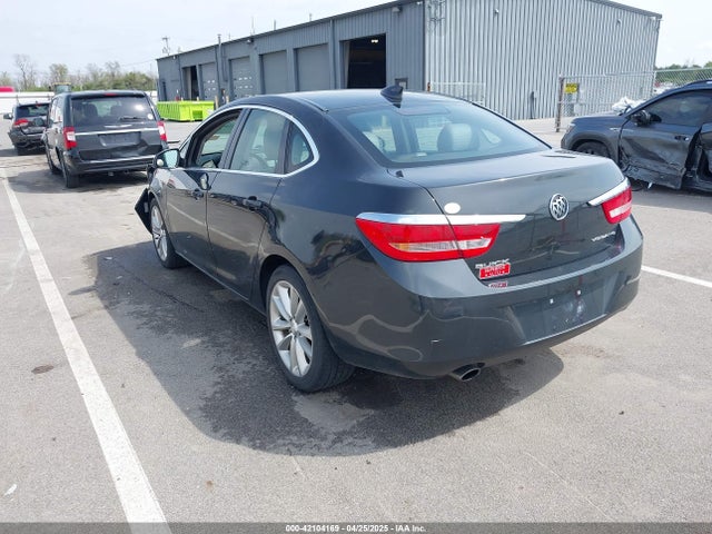 1G4PP5SK0F4106662 Buick lea