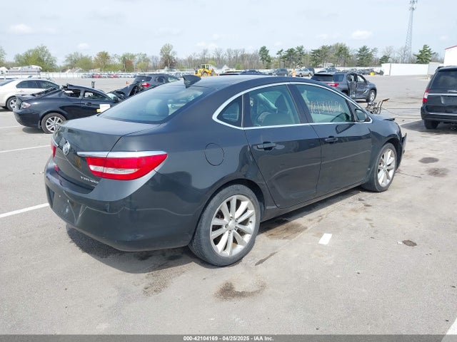 1G4PP5SK0F4106662 Buick lea