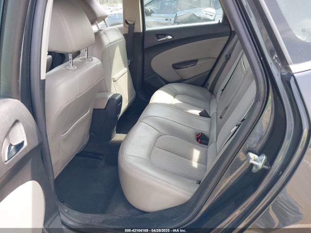 1G4PP5SK0F4106662 Buick lea