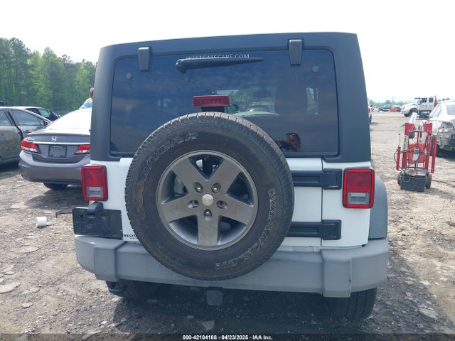 1C4BJWDG9HL502712 Jeep Wrangler Unlimited Sport 4x4