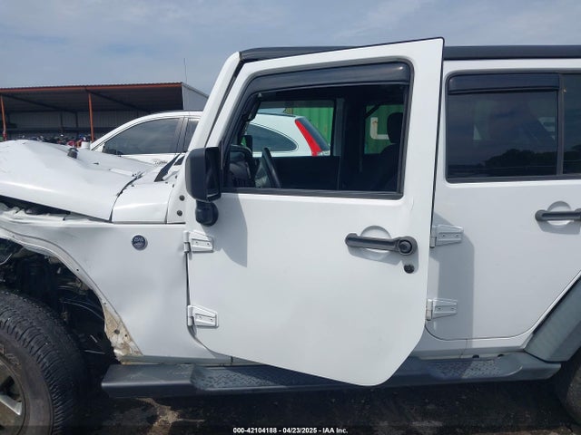 1C4BJWDG9HL502712 Jeep Wrangler Unlimited Sport 4x4