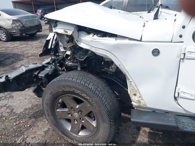 1C4BJWDG9HL502712 Jeep Wrangler Unlimited Sport 4x4
