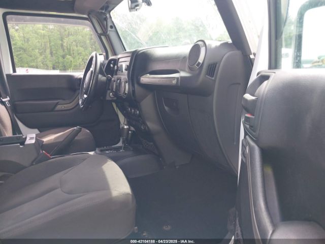 2017 JEEP WRANGLER UNLIMITED 1C4BJWDG9HL502712 Photo 4