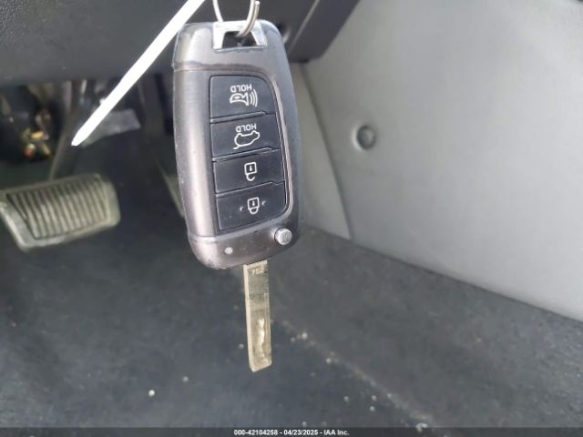 KM8K12AA4KU299296 Hyundai Kona Se