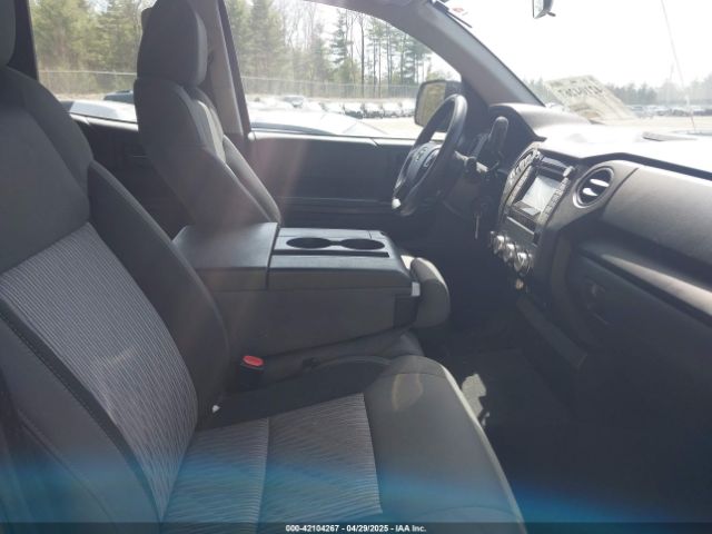 5TFUM5F13EX056550 Toyota Tundra Sr 4.6l V8