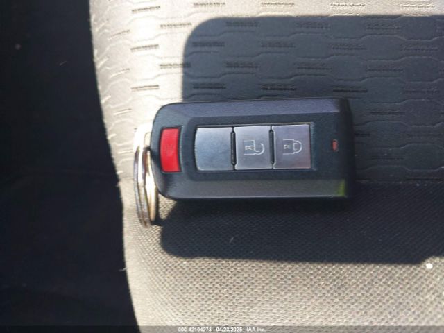 JA4AZ3A32EZ012250 Mitsubishi Outlander Se