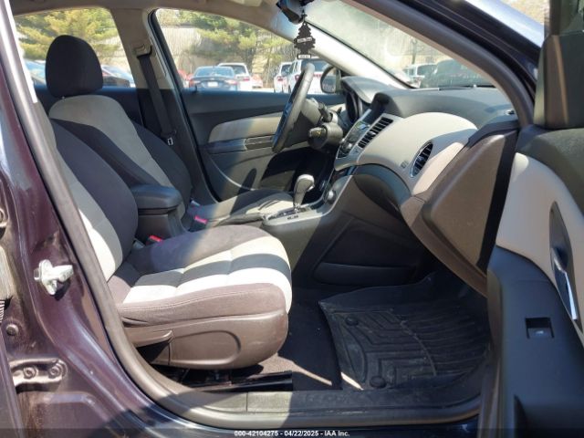 1G1PA5SG8E7138931 Chevrolet Cruze Ls Auto