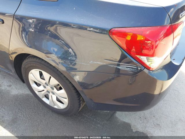 1G1PA5SG8E7138931 Chevrolet Cruze Ls Auto
