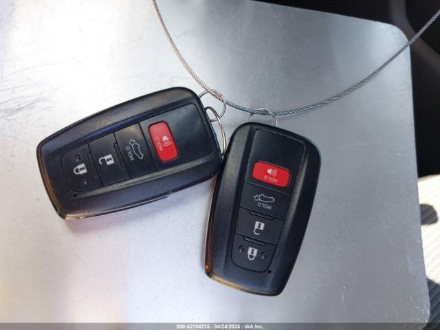 5TDBZRBH6MS082566 Toyota Highlander Le