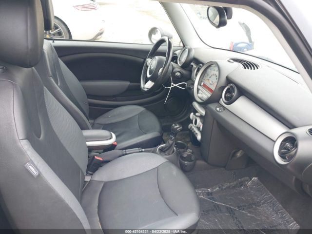 2009 MINI COOPER CLUBMAN WMWML33589TX36453 Photo 4