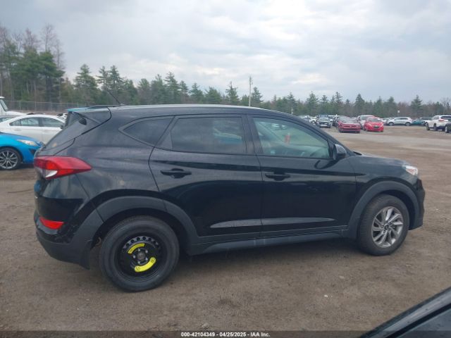 KM8J2CA47JU820390 Hyundai TUCSON SE