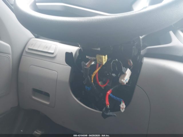 KM8J2CA47JU820390 Hyundai TUCSON SE