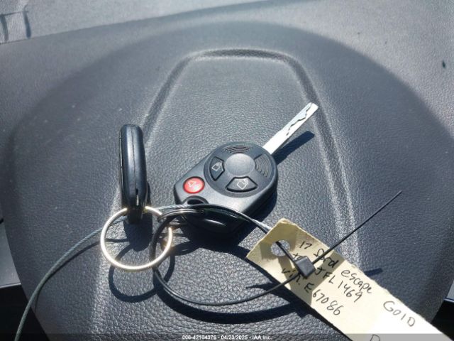1FMCU9GD3HUE67086 Ford ESCAPE SE