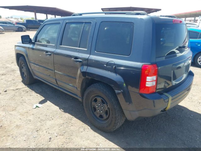 1C4NJPBB8GD562659 Jeep Patriot Sport