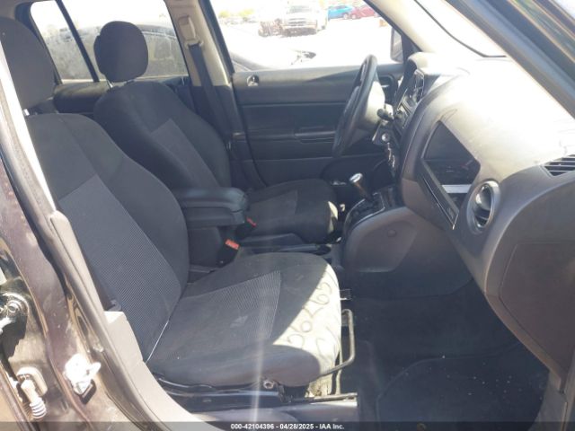 1C4NJPBB8GD562659 Jeep Patriot Sport