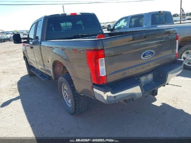 1FT7X2B68HEE28873 Ford F-250 Xl
