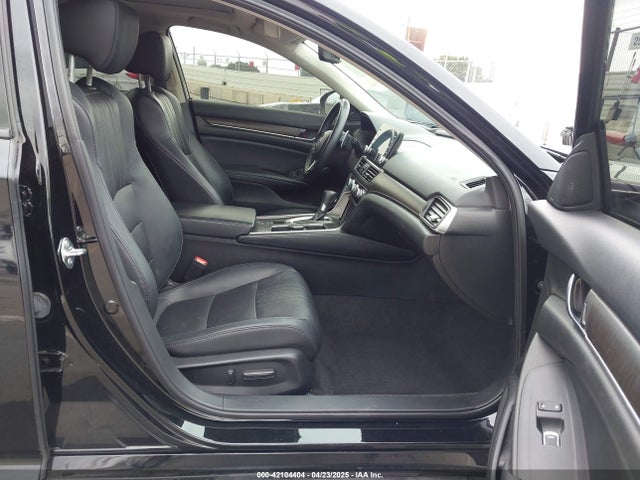 1HGCV1F9XJA109038 Honda Accord Touring