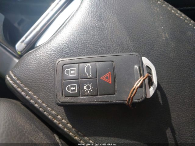 2017 VOLVO XC60 YV440MDU1H2199868 Photo 10