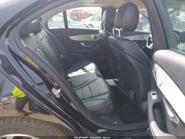 55SWF4KB7FU021743 Mercedes-Benz C 300 4matic/luxury 4matic/sport 4matic