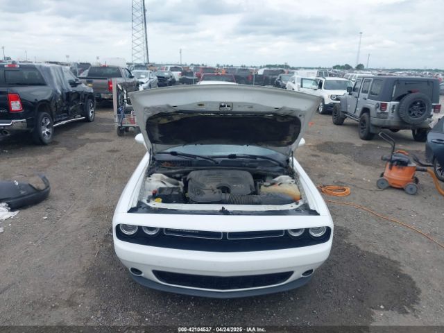 2C3CDZAG1GH195067 Dodge Challenger Sxt