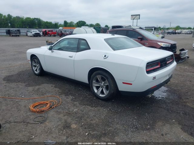 2C3CDZAG1GH195067 Dodge Challenger Sxt