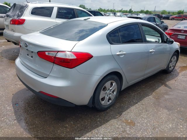 KNAFK4A60G5607976 KIA FORTE LX