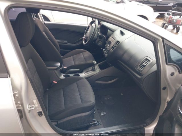 KNAFK4A60G5607976 KIA FORTE LX