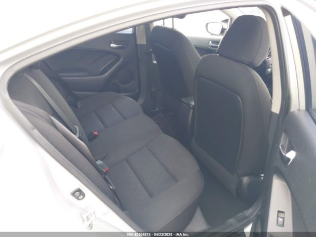 KNAFK4A60G5607976 KIA FORTE LX