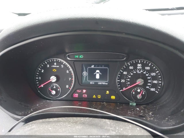 5XYPG4A55HG276014 KIA Sorento 3.3l Lx