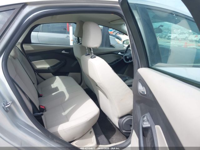 1FADP3F2XFL247529 Ford FOCUS SE