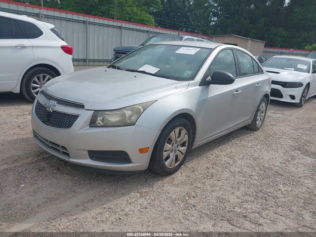 1G1PA5SH2E7161033 Chevrolet Cruze Ls Auto