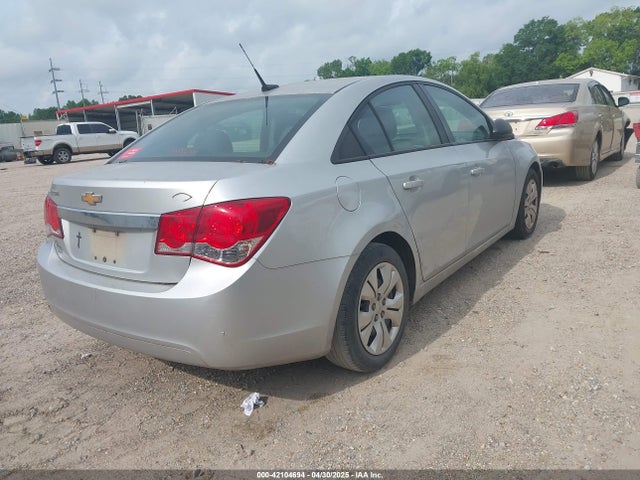 1G1PA5SH2E7161033 Chevrolet Cruze Ls Auto