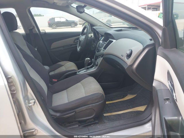 1G1PA5SH2E7161033 Chevrolet Cruze Ls Auto