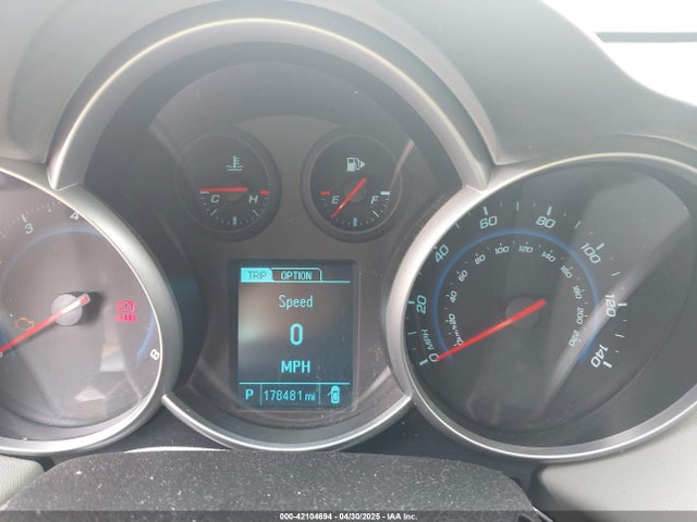 1G1PA5SH2E7161033 Chevrolet Cruze Ls Auto