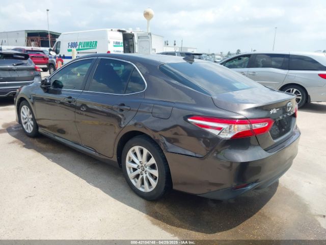 2019 TOYOTA CAMRY 4T1B11HK7KU253356 Photo 2