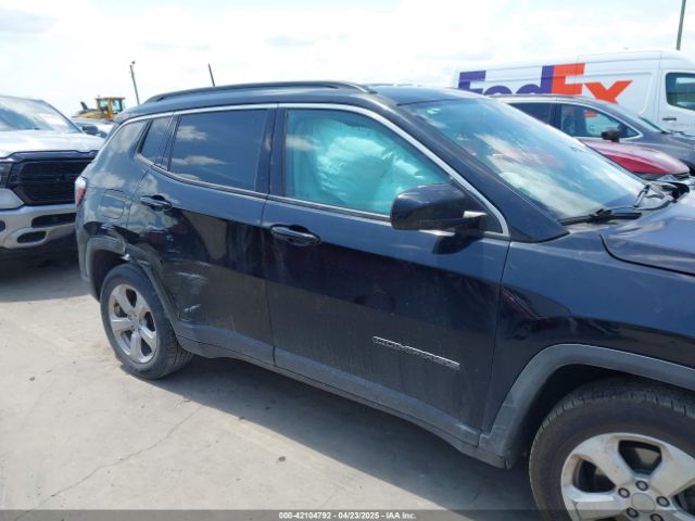 3C4NJCBB7HT690833 Jeep New Compass Latitude Fwd